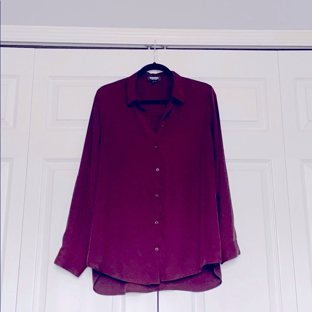 Express Woman’s Long Sleeve Top 💕